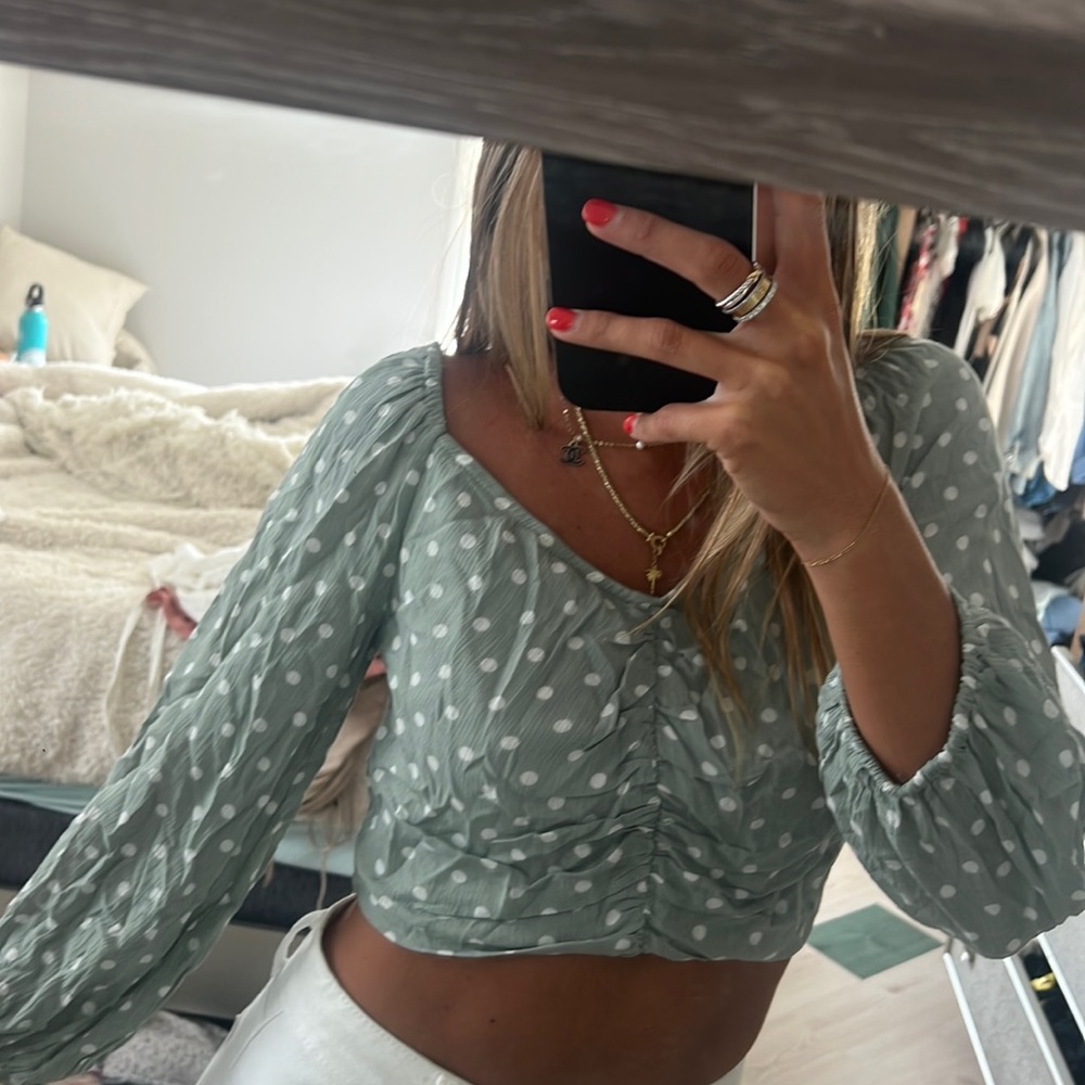 Long sleeve pokodot top